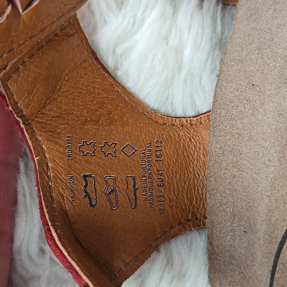 Taos Footwear Red Woven Leather Wedge Sandals - Picture 6 of 10